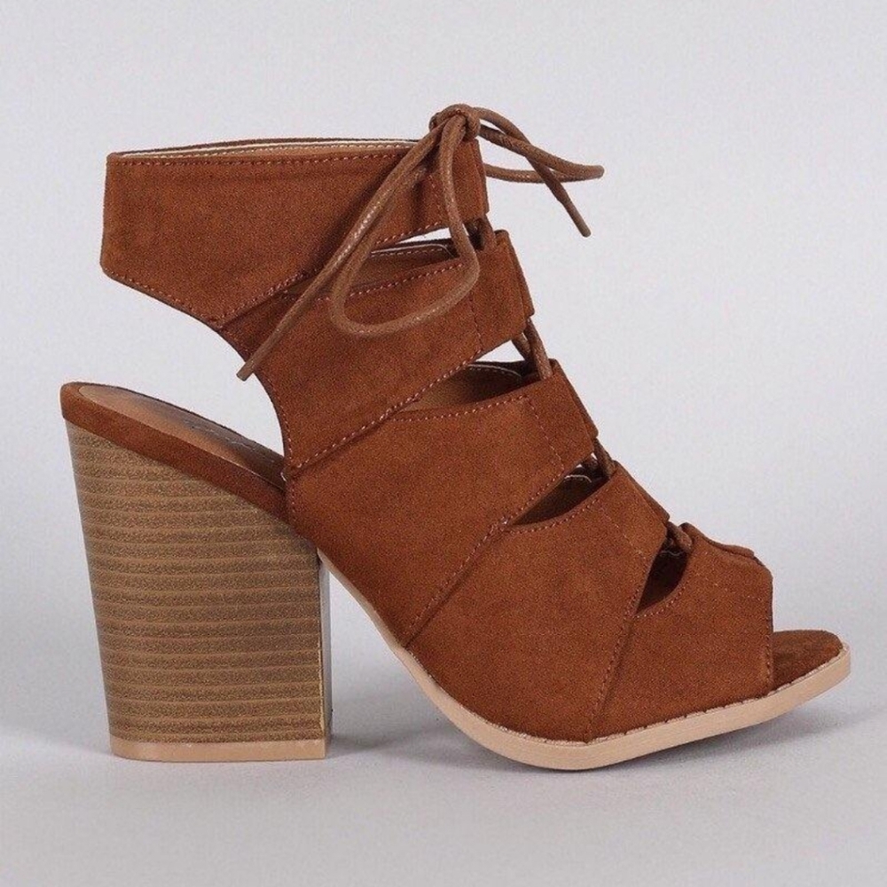 ✨️SOLD✨️Qupid Open Toe Chunky Block Heels